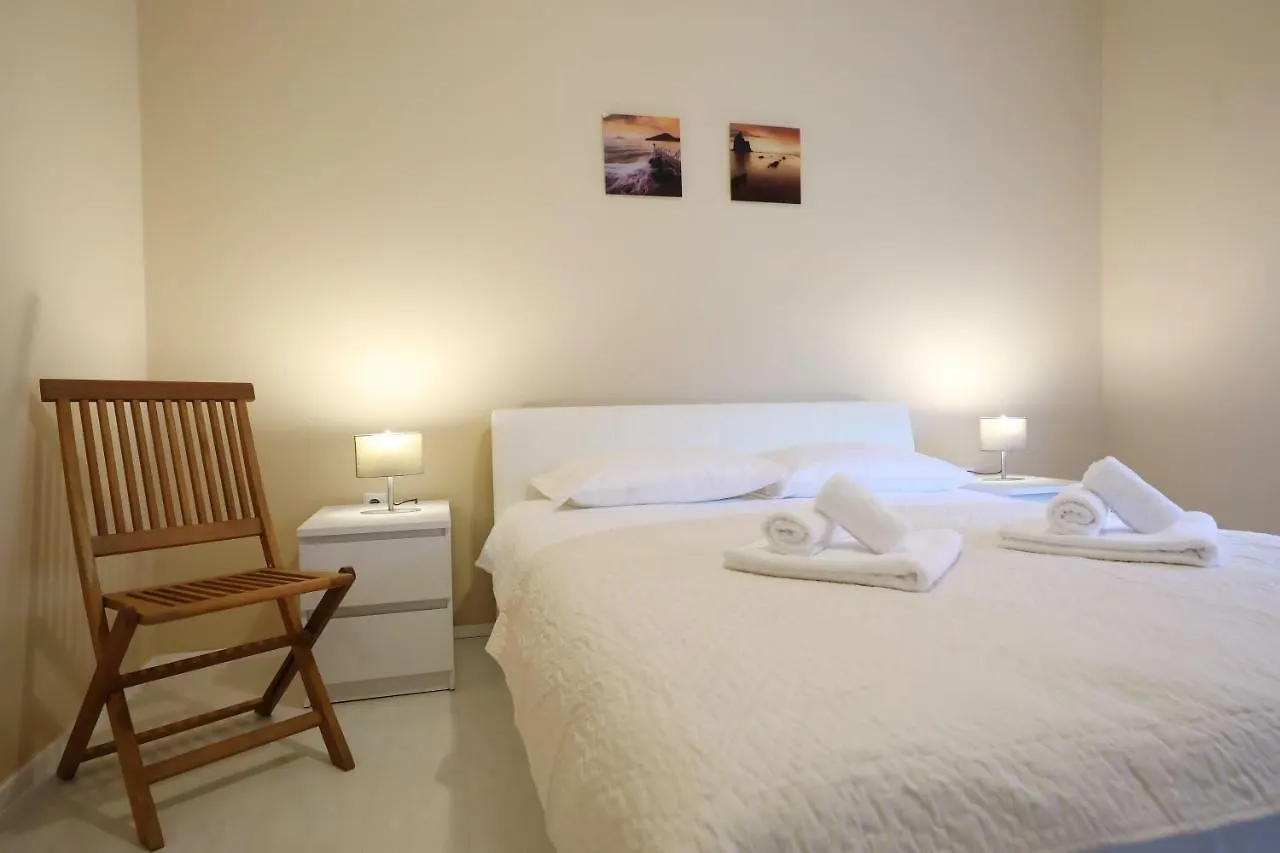 Apartments Zelic Zadar 0*,